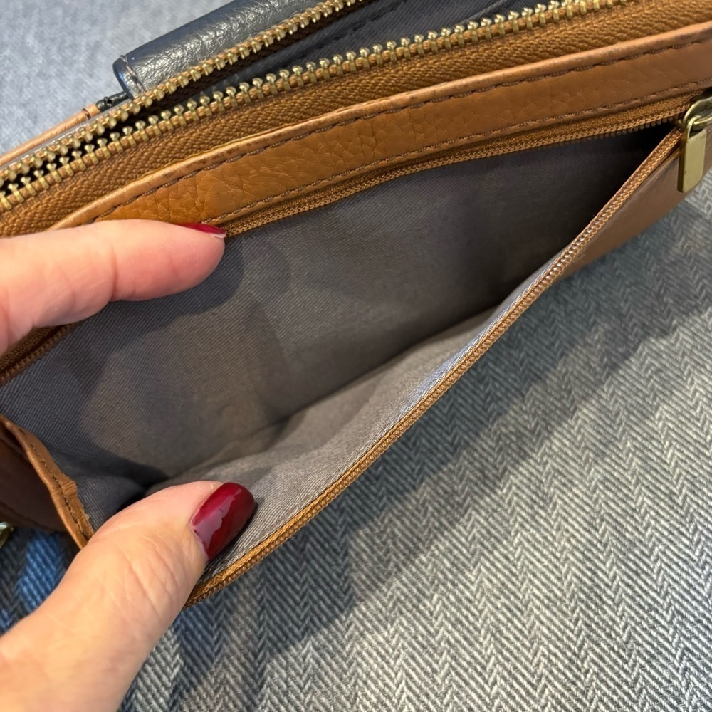 Fossil Pebble Leather Wallet Wristlet - image 7